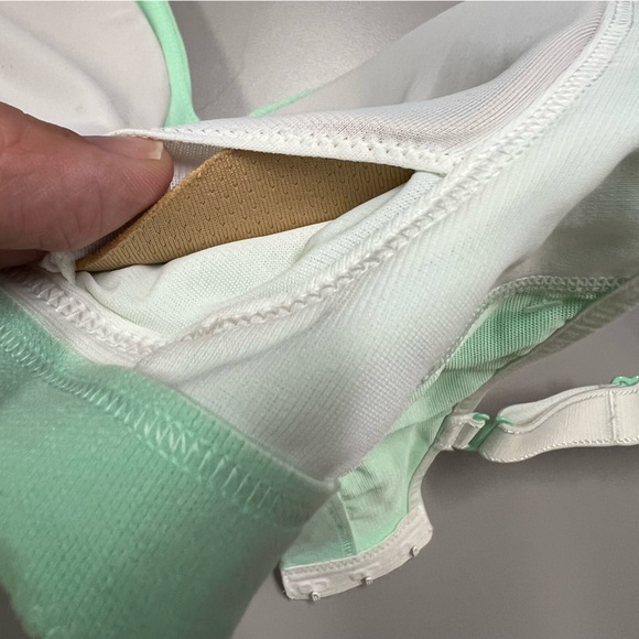 Lululemon 🍋 Ta Ta Tamer II Bra Size 34D - Picture 10 of 11